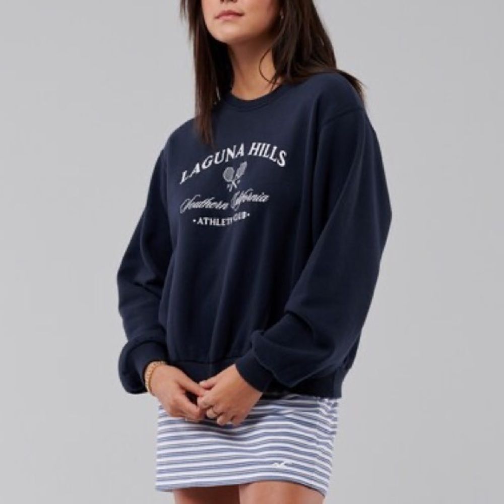 Hollister Laguna Hills blue sweatshirt